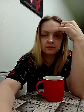 Ami Foxy online show from May 9, 2026, 5:23 am