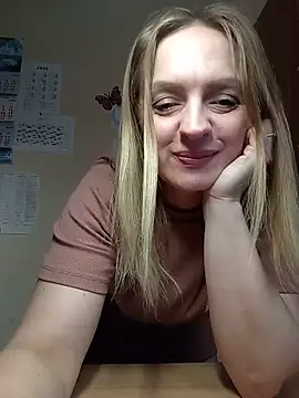 Ami Foxy online show from May 19, 2026, 9:48 am