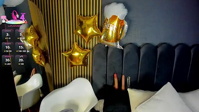 Gina 77 online show from October 3, 2025, 12:02 pm