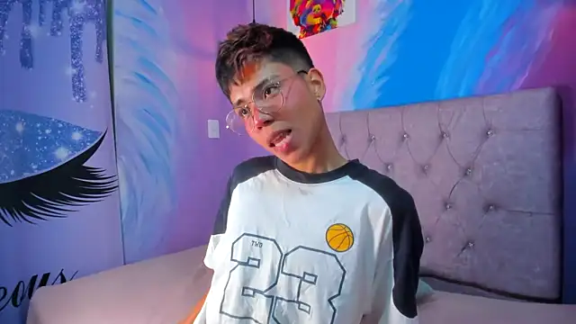 MaxiWildd online show from November 13, 2025, 1:10 pm