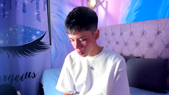 MaxiWildd online show from November 29, 2025, 12:52 pm