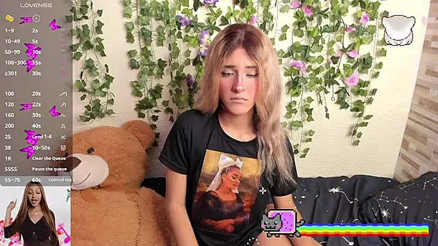 Snapshot of Amy_Moonlight chatting on October 28, 2025, 8:44 pm Amy Moonlight online show from October 28, 2025, 8:44 pm