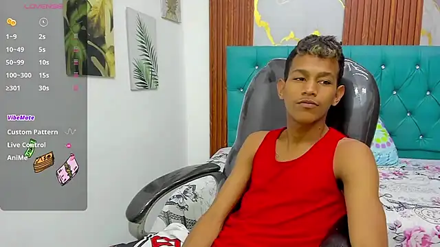 Snapshot of Rory_castro chatting on December 19, 2025, 11:01 pm Rory castro online show from December 19, 2025, 11:01 pm