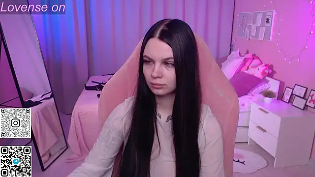 Michela Fruet online show from May 18, 2026, 1:02 am
