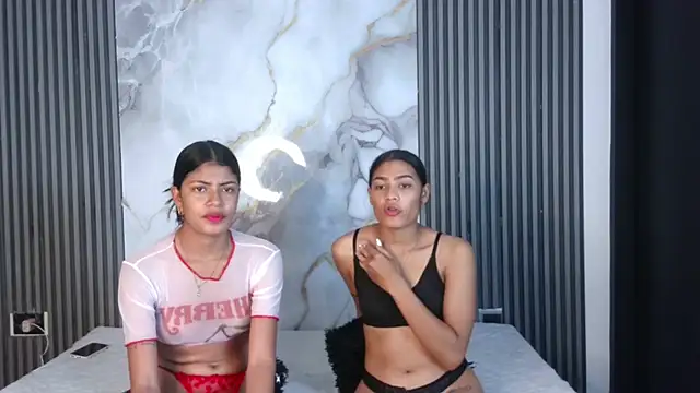 TifanyandLisa online show from November 28, 2025, 8:55 pm