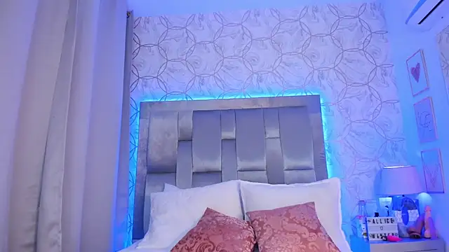 AlliceWinter online show from September 23, 2025, 11:35 am