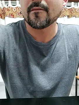 Bradd 32 online show from November 9, 2025, 2:21 am