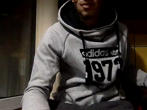 adiluci1 online show from October 24, 2025, 5:53 pm