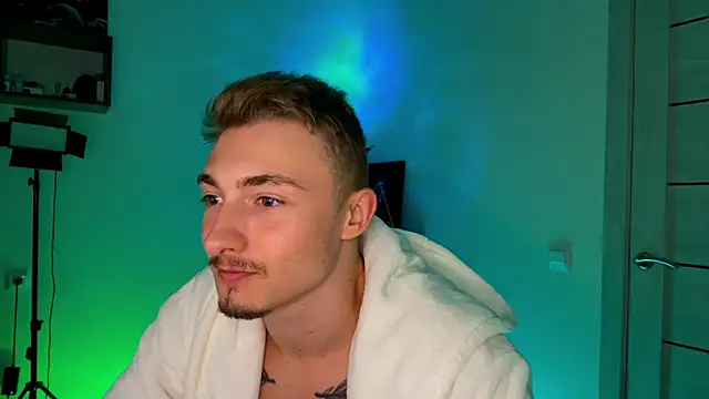 Artur  Skott online show from October 16, 2025, 7:59 pm