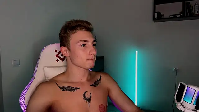 Artur  Skott online show from November 12, 2025, 11:10 am