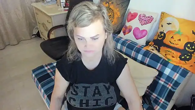 MildMature online show from December 18, 2025, 7:20 pm