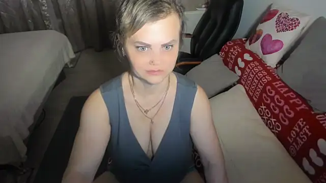 Snapshot of MildMature chatting on July 17, 2026, 10:25 pm MildMature online show from July 17, 2026, 10:25 pm