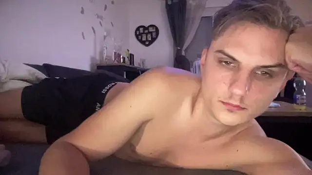 Sweetbooy90 online show from October 14, 2025, 9:59 pm