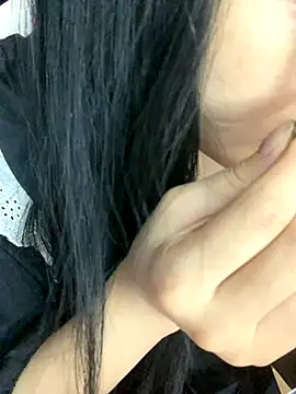 Snapshot of Linhtruong_ chatting on September 15, 2025, 4:12 am Linhtruong online show from September 15, 2025, 4:12 am