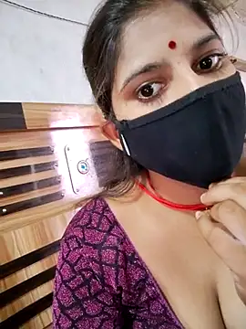 Daisygirl9 online show from May 28, 2026, 11:29 am