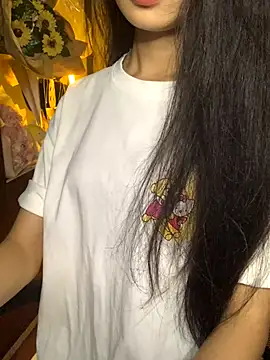 Snapshot of Nhinhi18 chatting on November 10, 2025, 3:11 pm Nhinhi18 online show from November 10, 2025, 3:11 pm