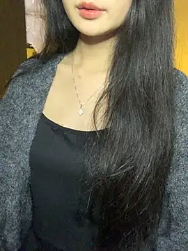 Snapshot of Nhinhi18 chatting on January 15, 2026, 2:32 pm Nhinhi18 online show from January 15, 2026, 2:32 pm