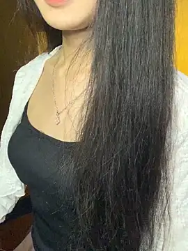 Nhinhi18 online show from June 19, 2026, 2:54 pm