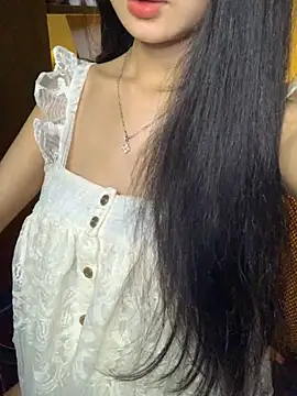 Nhinhi18 online show from June 25, 2026, 2:54 pm