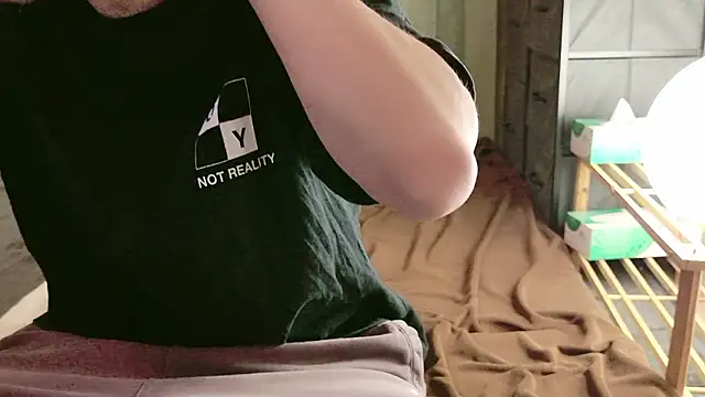 Snapshot of C-4bomb chatting on February 6, 2026, 10:40 am C-4bomb online show from February 6, 2026, 10:40 am