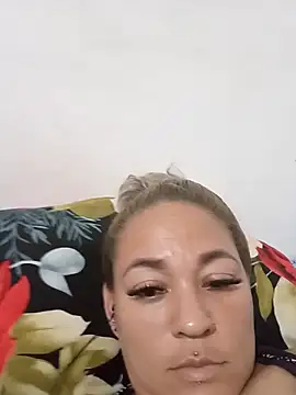 Snapshot of Diablamix chatting on October 4, 2025, 10:41 pm Diablamix online show from October 4, 2025, 10:41 pm