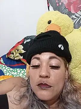 Snapshot of Diablamix chatting on November 2, 2025, 7:55 am Diablamix online show from November 2, 2025, 7:55 am