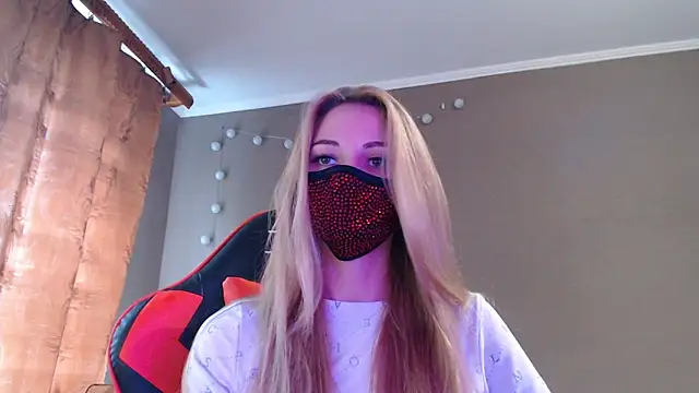 Snapshot of Iris_lave chatting on October 17, 2025, 1:57 pm Iris lave online show from October 17, 2025, 1:57 pm