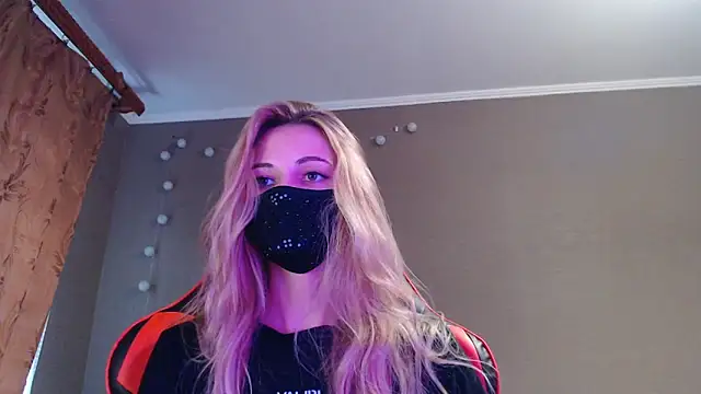 Snapshot of Iris_lave chatting on October 18, 2025, 2:40 pm Iris lave online show from October 18, 2025, 2:40 pm