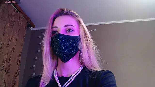 Snapshot of Iris_lave chatting on November 1, 2025, 4:31 pm Iris lave online show from November 1, 2025, 4:31 pm