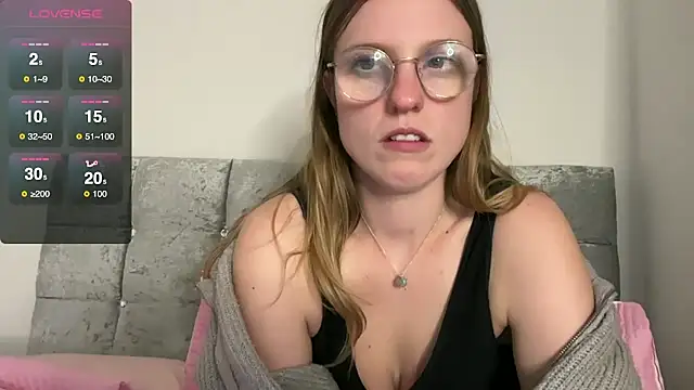 BustyKellyXXX online show from November 30, 2025, 7:29 pm