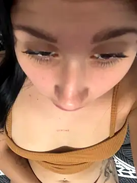 lucy grey25 online show from November 3, 2025, 4:19 pm