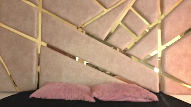 Snapshot of Zafiro_claire chatting on December 19, 2025, 6:48 pm Zafiro claire online show from December 19, 2025, 6:48 pm