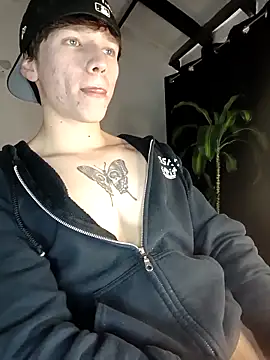 Snapshot of Logan_sixxer chatting on November 23, 2025, 9:14 pm Logan sixxer online show from November 23, 2025, 9:14 pm