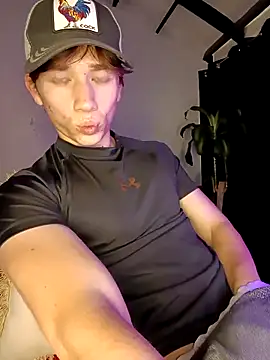 Snapshot of Logan_sixxer chatting on December 21, 2025, 10:17 pm Logan sixxer online show from December 21, 2025, 10:17 pm