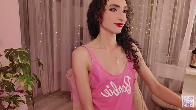 Snapshot of Queen_of_tease chatting on October 6, 2025, 4:59 pm Queen of tease online show from October 6, 2025, 4:59 pm