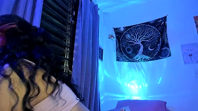 Sweet mim  online show from September 28, 2025, 11:43 pm