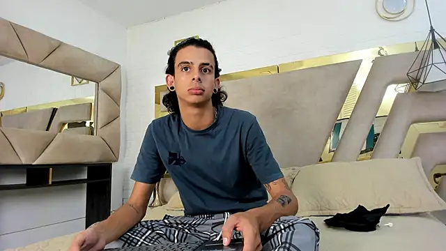 Ibratxandy online show from October 22, 2025, 9:03 pm