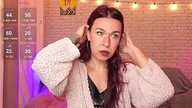 ReginaFoXXXy online show from December 19, 2025, 12:01 pm