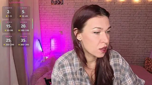 Snapshot of ReginaFoXXXy chatting on February 4, 2026, 2:34 pm ReginaFoXXXy online show from February 4, 2026, 2:34 pm