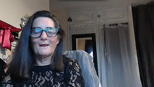 Snapshot of Mistress-Ivy51 chatting on October 17, 2025, 6:38 am Mistress-Ivy51 online show from October 17, 2025, 6:38 am