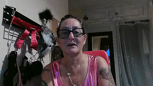 Snapshot of Mistress-Ivy51 chatting on October 20, 2025, 6:25 am Mistress-Ivy51 online show from October 20, 2025, 6:25 am