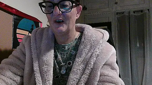 Snapshot of Mistress-Ivy51 chatting on November 17, 2025, 6:08 am Mistress-Ivy51 online show from November 17, 2025, 6:08 am