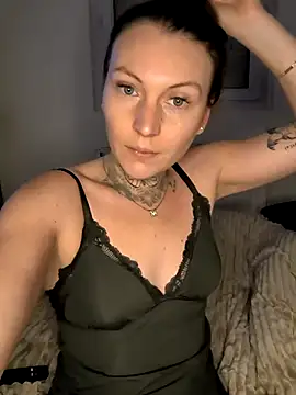 monsieuretmada1 online show from November 1, 2025, 7:32 am