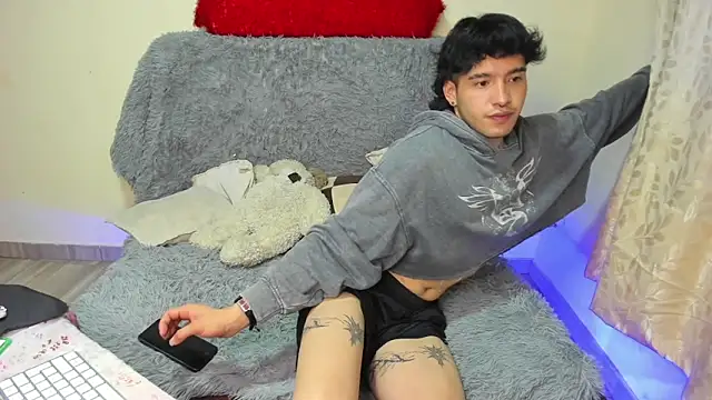  viollette  online show from October 21, 2025, 11:05 pm