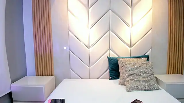 Snapshot of BarbieMonet chatting on October 26, 2025, 12:00 pm BarbieMonet online show from October 26, 2025, 12:00 pm