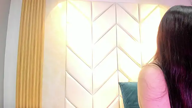 Snapshot of BarbieMonet chatting on October 27, 2025, 11:47 am BarbieMonet online show from October 27, 2025, 11:47 am