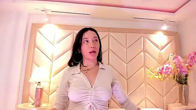 Snapshot of BarbieMonet chatting on November 10, 2025, 7:57 pm BarbieMonet online show from November 10, 2025, 7:57 pm