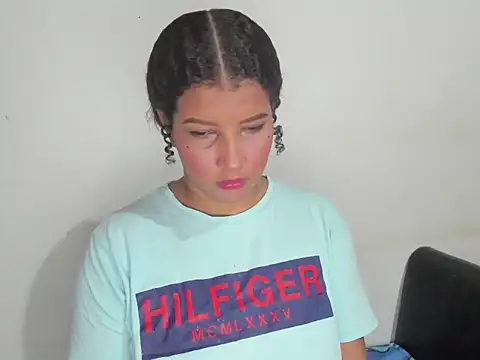 Snapshot of Hellen_scot chatting on November 15, 2025, 11:54 pm Hellen scot online show from November 15, 2025, 11:54 pm