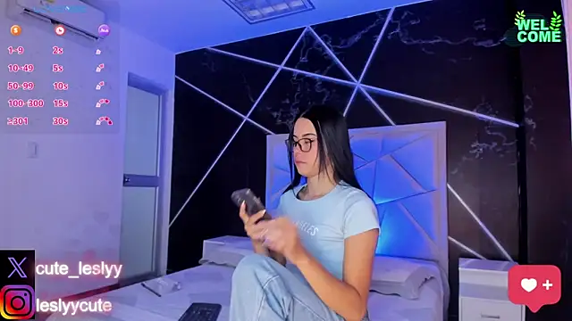 lesly cutee online show from February 2, 2026, 12:37 pm