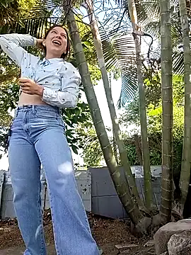 Snapshot of Arianna_Moss chatting on July 4, 2026, 9:21 pm Arianna Moss online show from July 4, 2026, 9:21 pm